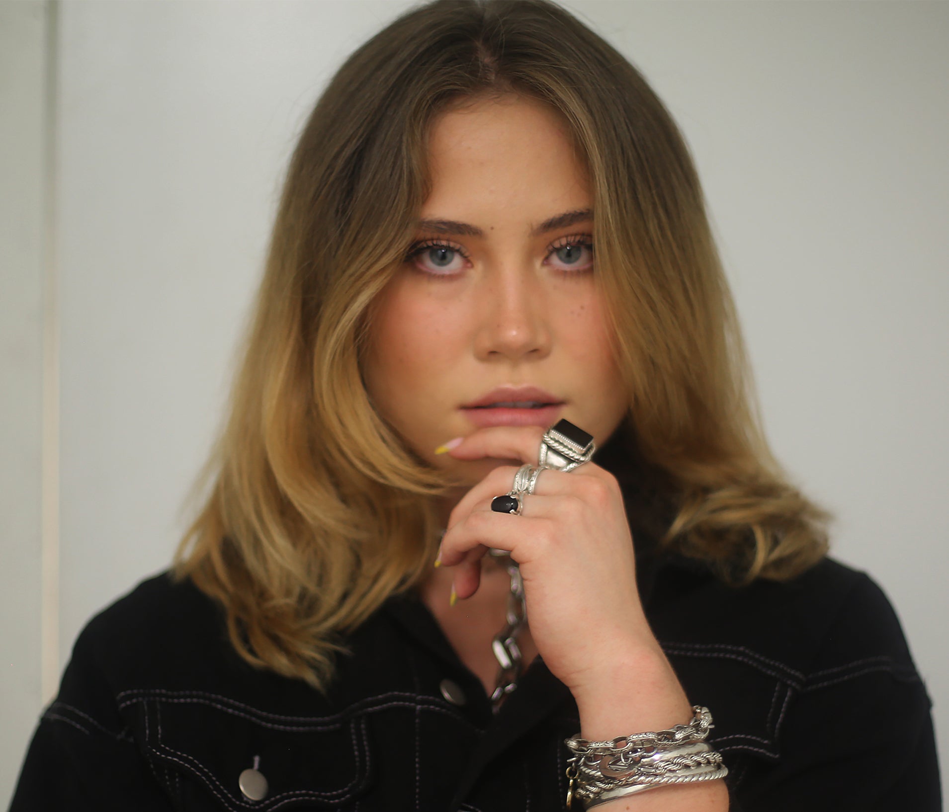 SINGER MADI WOLF IN AMAN ITOMI JEWELRY