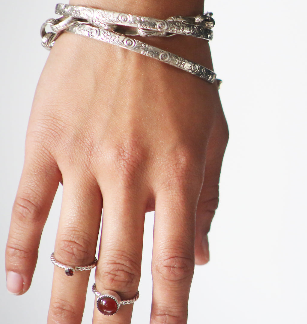 STERLING SILVER TWISTED CARNELIAN RING