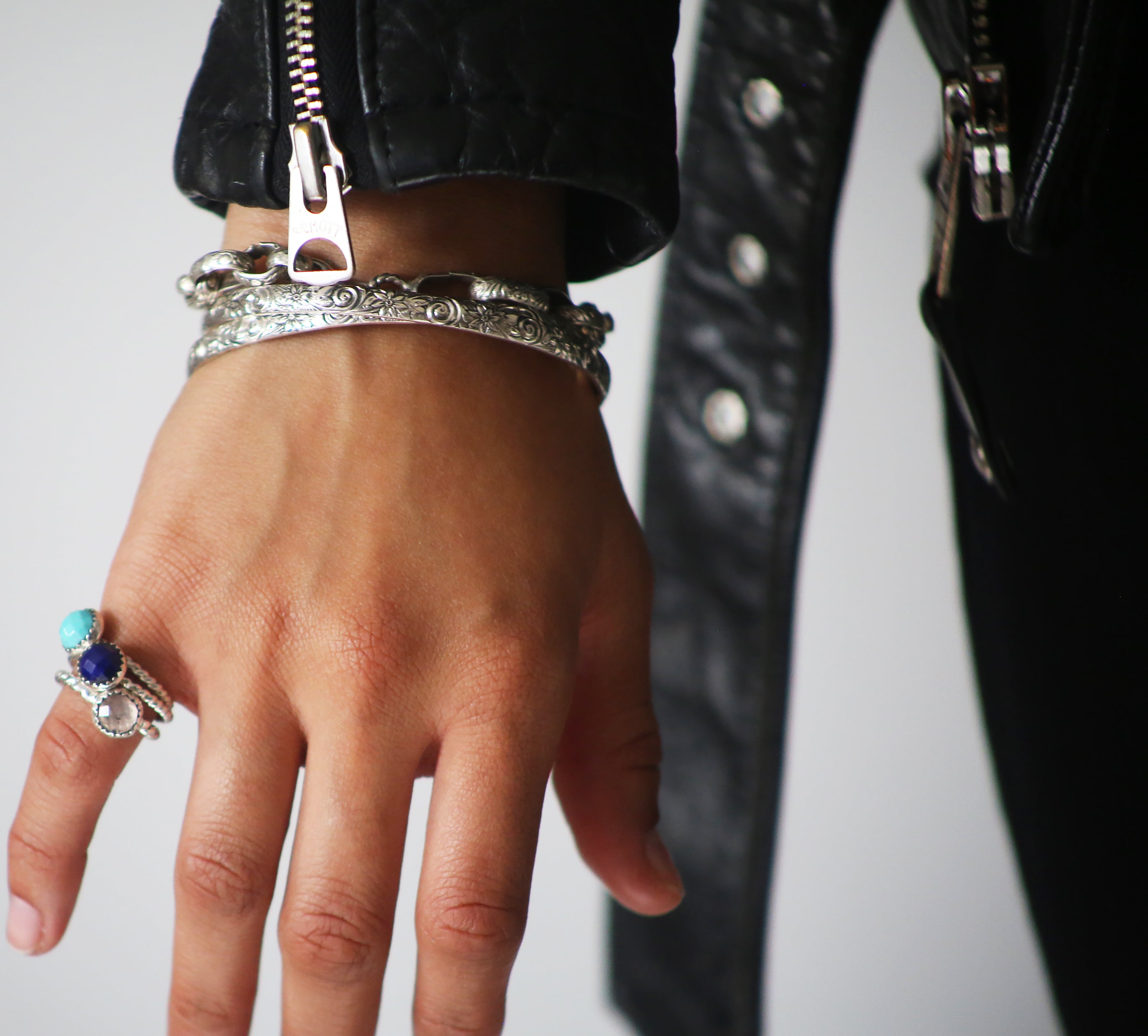STERLING SILVER TWISTED FACETED LAPIS LAZULI RING