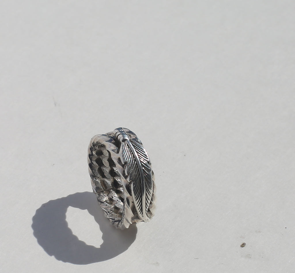 STERLING SILVER TWISTED FEATHER RING