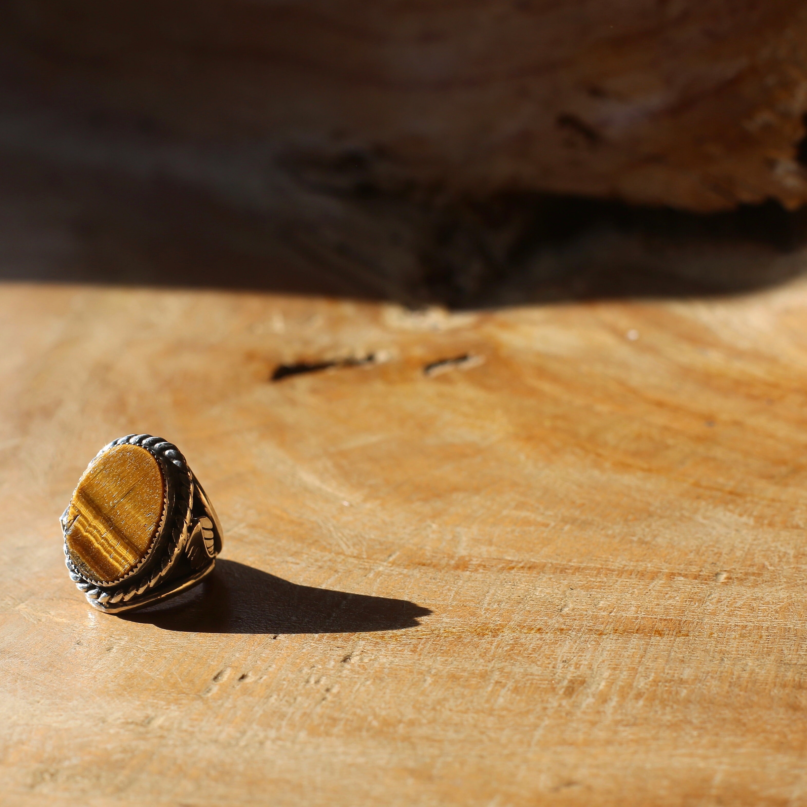 FLUSH TIGER EYE RING