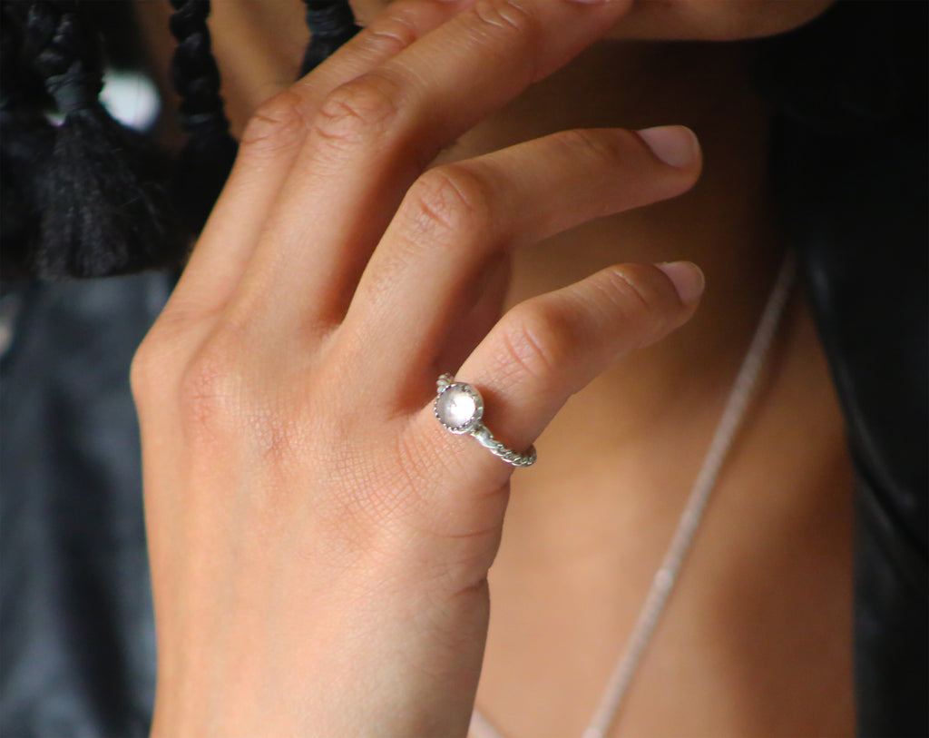 STERLING SILVER TWISTED FACETED QUARTZ RING