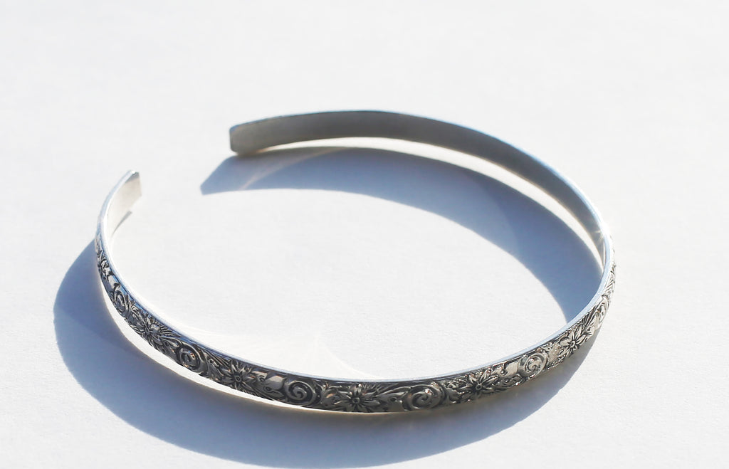 STERLING SILVER VINTAGE WESTERN BANGLE